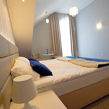 Hotel Aleksandria 3*