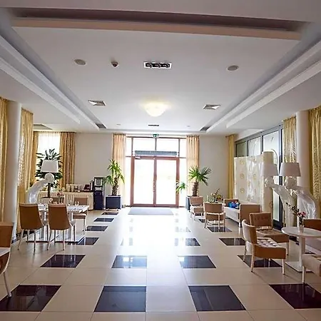 فندق Aleksandria