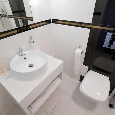 Hotel Aleksandria 3*