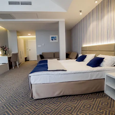Hotel Aleksandria 3*