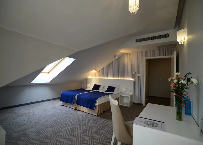 Hotel Aleksandria 3*